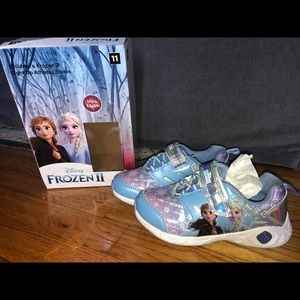 Disney Frozen II Light Up Girl’s sneaker